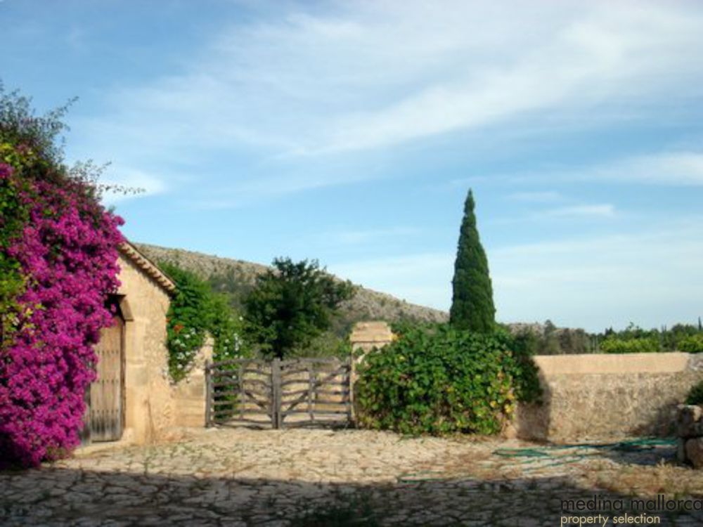 Antigua Finca Reformada medina mallorca 5