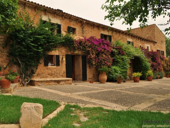 Finca del S XVIII Arta medina mallorca 1