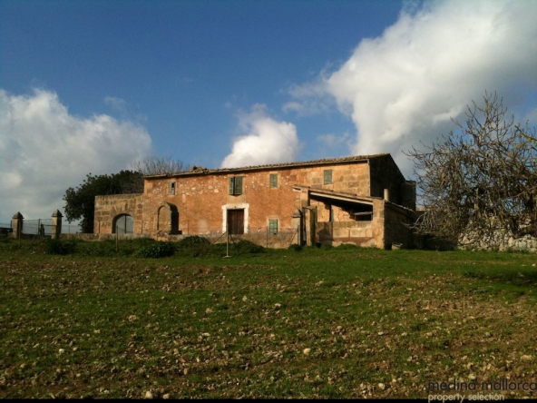 finca antigua para reformar medina mallorca 1