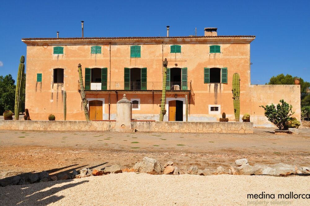 finca historica situada costa este mallorca medina mallorca 2