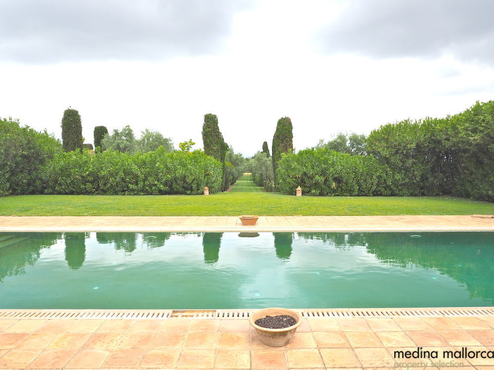 magnifica finca rodeada de jardines llubi medina mallorca 22