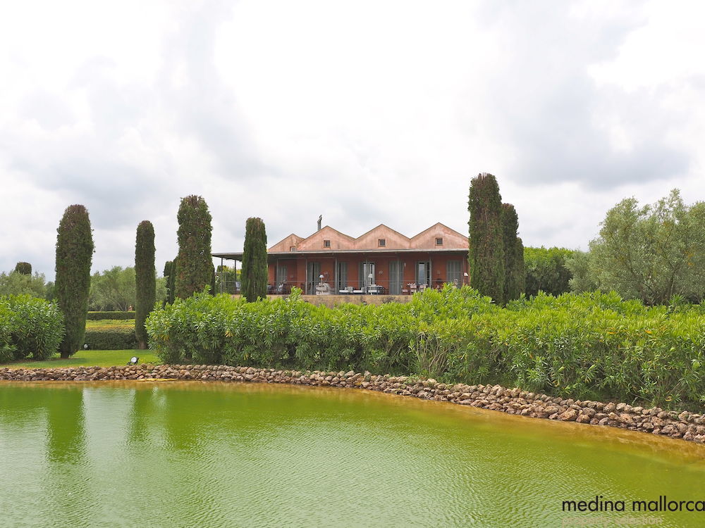 magnifica finca rodeada de jardines llubi medina mallorca 31